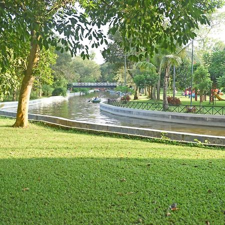 Sarah Resort Gazipur Exterior foto