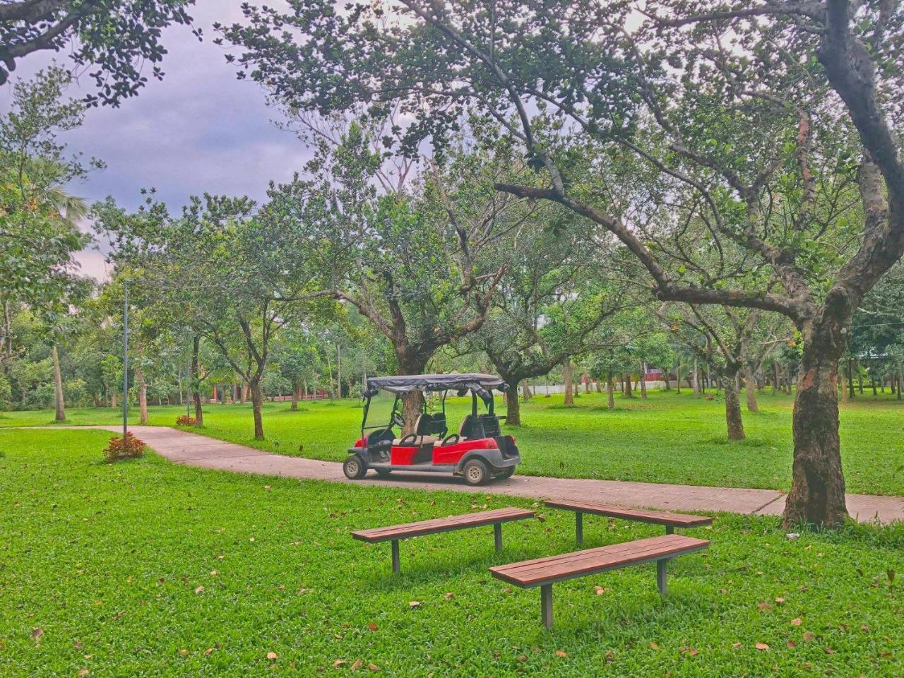 Sarah Resort Gazipur Exterior foto